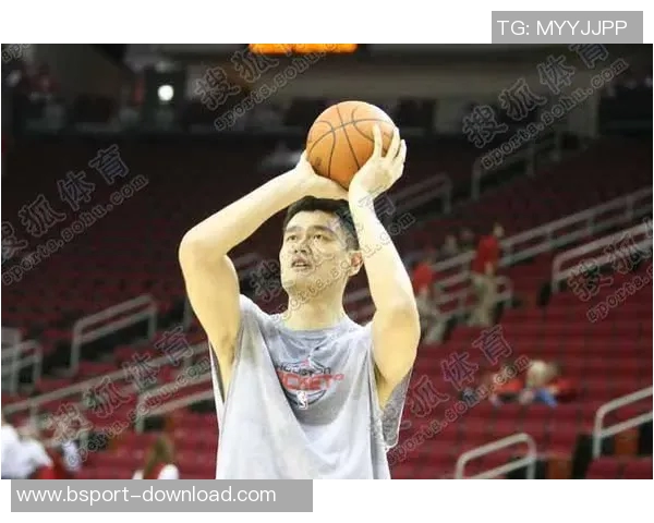 姚明罚球口诀揭秘：提升投篮技巧的实用方法与训练心得分享