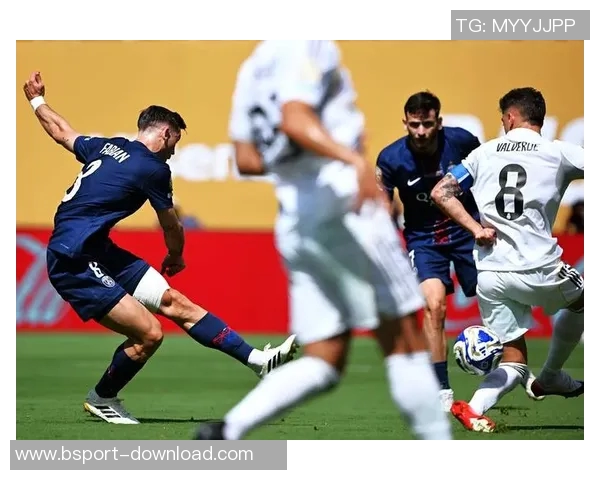 英超盛宴巴黎圣日耳曼大胜里昂乌龙球成比赛转折点战术解析