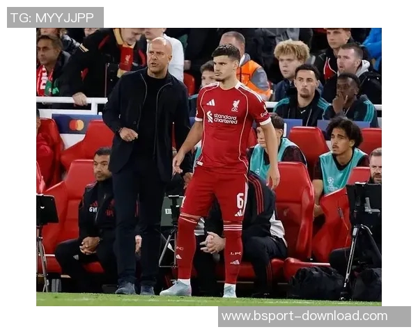 欧冠经典对决曼联逆转利物浦红牌争议引发全场热议