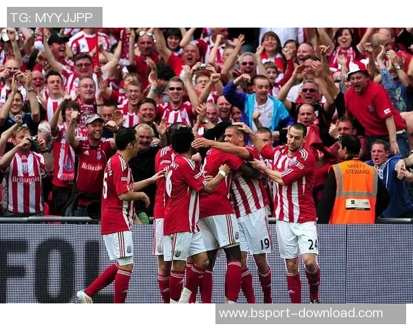 英超激战：AC米兰大胜多特蒙德四球狂潮引发全场沸腾