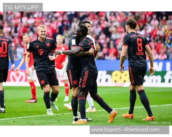 世界杯精彩对决那不勒斯与拜仁激战成平局全场沸腾