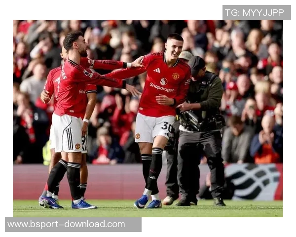 国王杯激战曼联险胜切尔西点球大战引发争议与热议